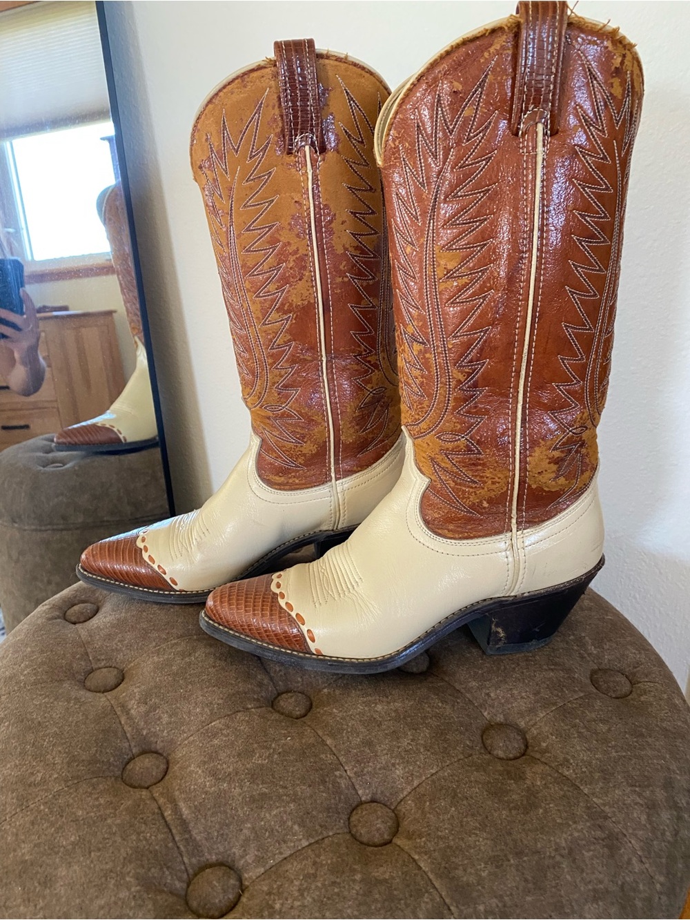 Women’s Two-Tone Vintage Cowgirl Boots